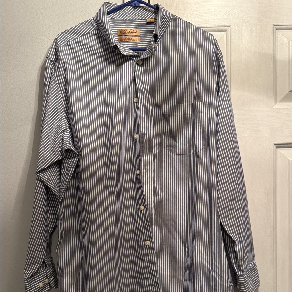 Roundtree & Yorke Men's Navy and White Striped Dress Shirt